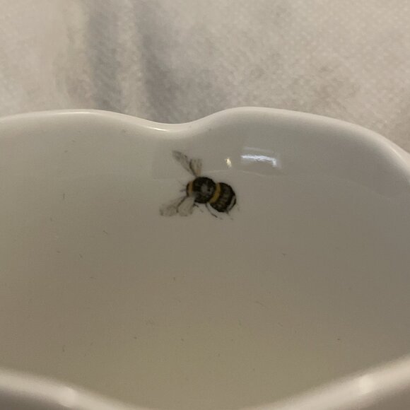 Lenox Butterfly Meadow Coffee Mugs Porcelain Floral Bee 12oz. Good Pre-owned. - Picture 4 of 9